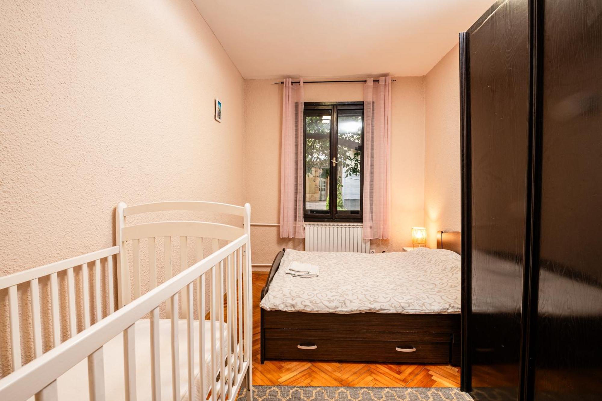 Cozy Apartment In City Center Belgrado Esterno foto